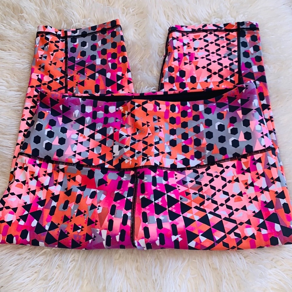 Victoria's Secret Sport Knockout by VS Cropped Leggings